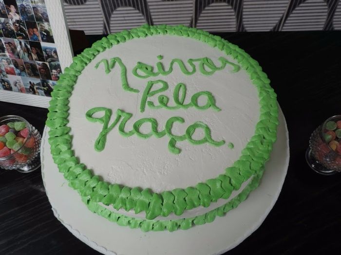 O bolo não ficou muito bonito não, mas estava ultra delicioso. Esse eu ganhei.