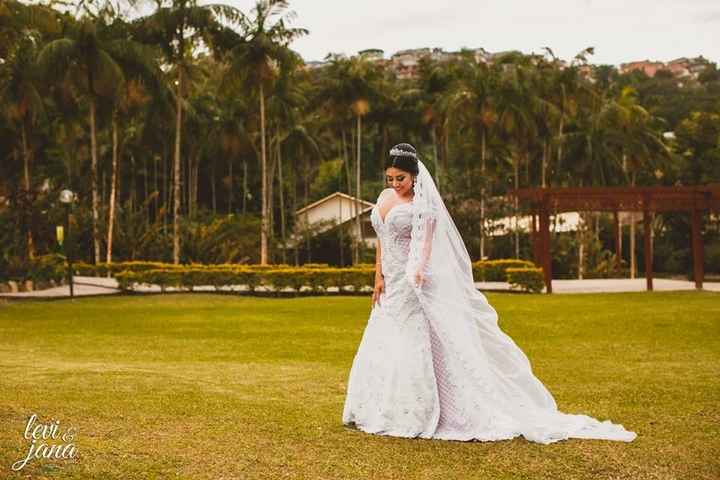 Vestido de Noiva e Jóias 