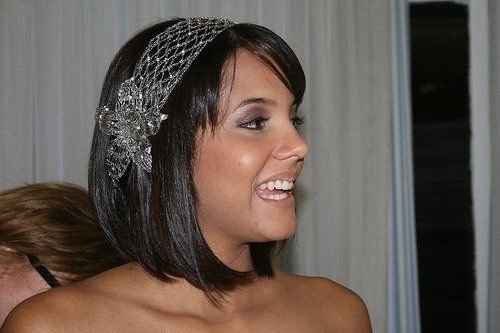 Cabelo solto, Curto com tiara.