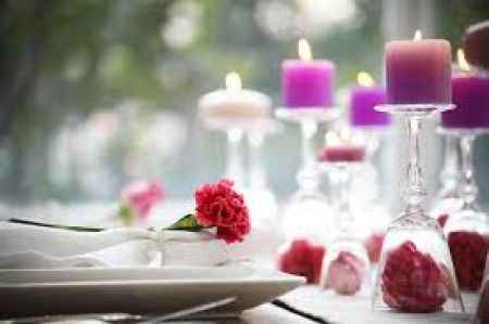 Decoração com Taça, flores e velas