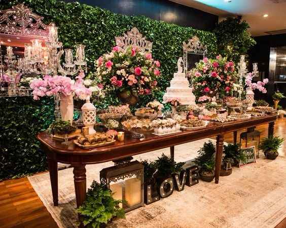 Sao todas lindas, eu Peguei essa inspiração para o meu casamento, acho esse estilos de mesa muito li
