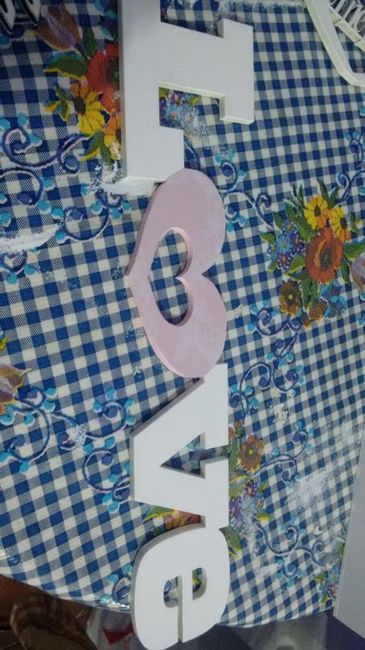 Cabides e palavra love - 1