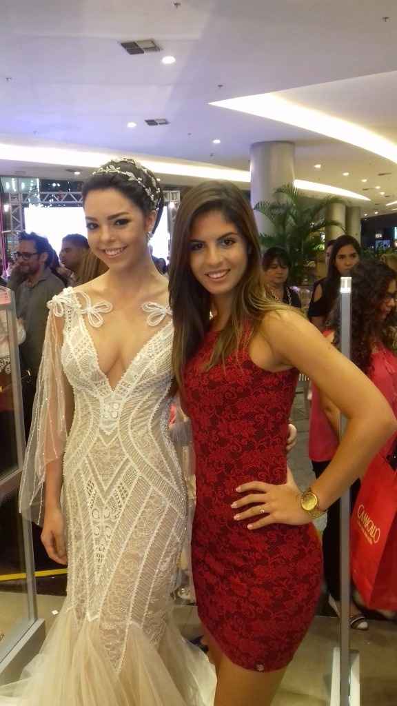 A modelo é a Miss Teen Brasil que vai concorrer a Miss Teen Universo este ano.
