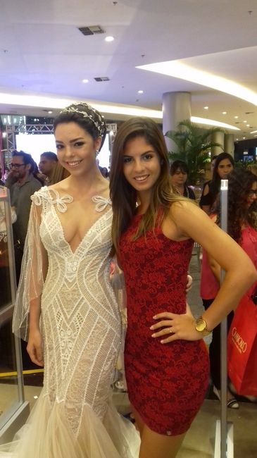 A modelo é a Miss Teen Brasil que vai concorrer a Miss Teen Universo este ano.
