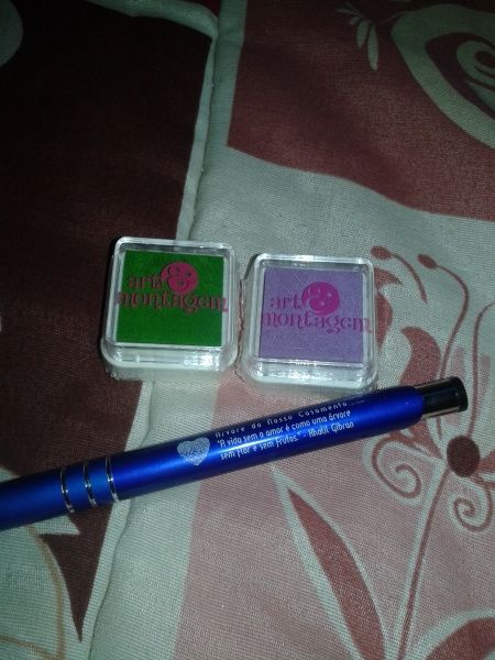 carimbeiras e caneta;