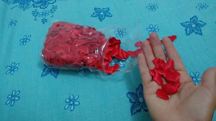 Coração para jogar nos noivos e para a mesa do bolo.