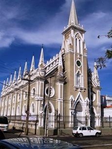 Igreja Pequeno Grande.