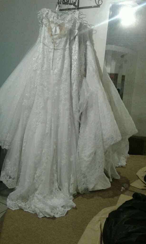 Experimentando o vestido... - 1