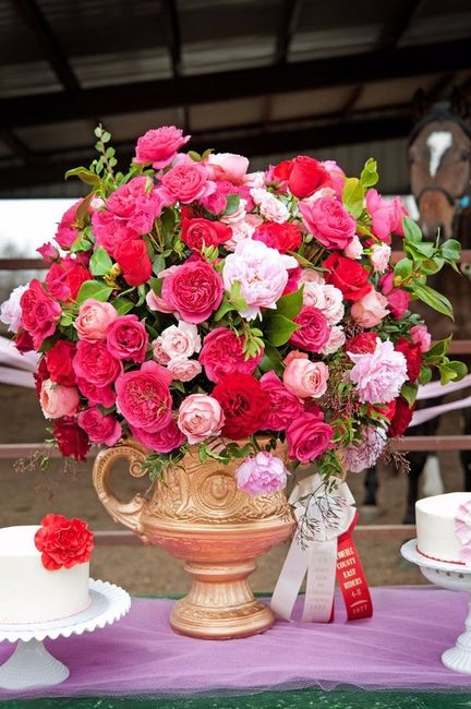 decoração cor de rosa e vermelho