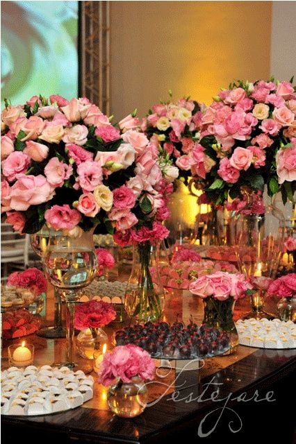 decoração cor de rosa e vinho