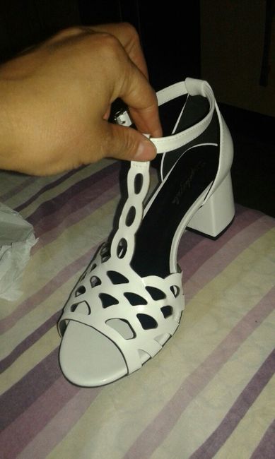 Qual modelo de sapatos irão usar ? coloridos , branco ,brilhos ,pedraria ? - 1
