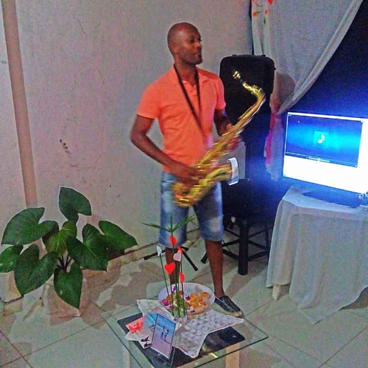 meu irmão lindo no sax
