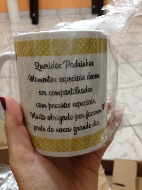 Os presentes dos padrinhos: canecas personalizadas - 2