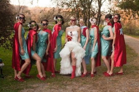 12 ideias de fotos diferentes, divertidas e criativas da noiva com madrinhas... - 15
