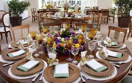 Ornamentação de mesa para convidados