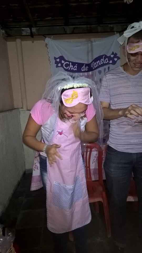 Procurando a aliança na farinha de trigo kk