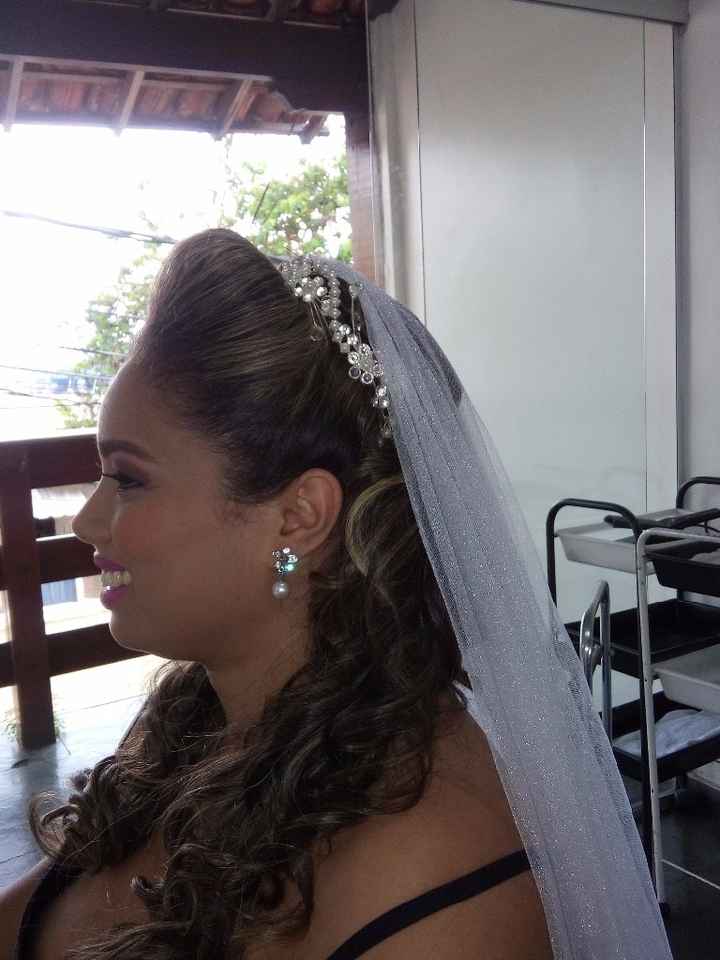COM VEU 