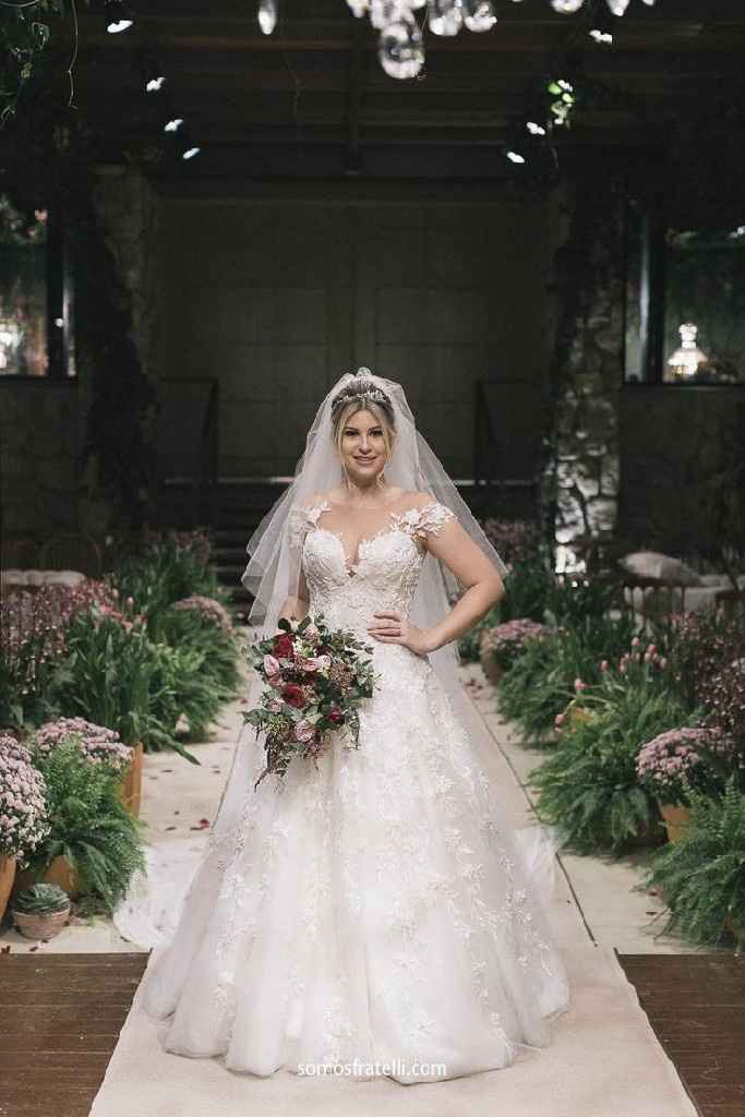 Meu vestido de noiva favorito até o momento é... - 1