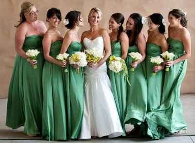 Qual cor para o vestido das madrinhas, com a decoração verde? - 2
