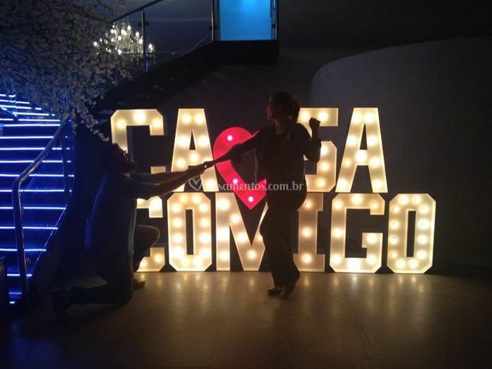 Letreiro Luminoso ''CASA COMIGO''.