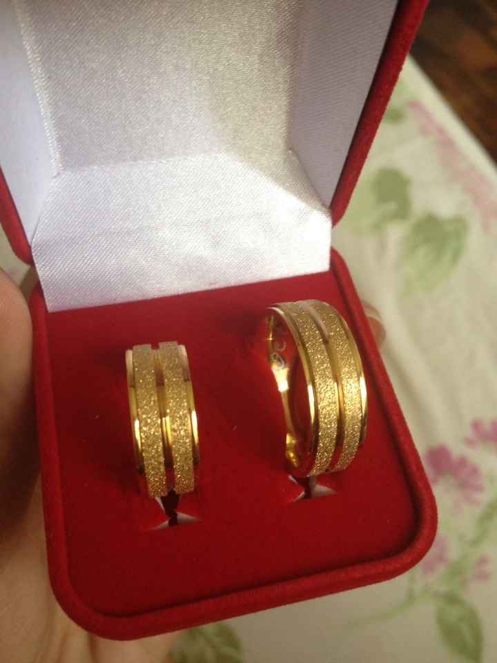 A minha tem esse detalhe fosco tb, só não tem os diamantes pq meu orçamento não permite