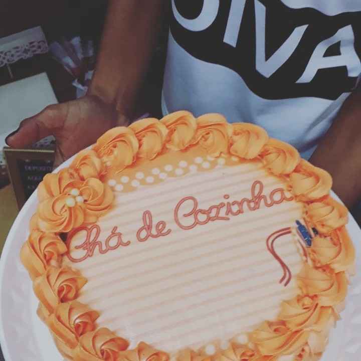 Meu bolo, uma amiga que fez, pensa num bolo maravilhoso
