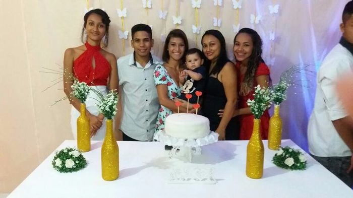 foi assim noivinha e tinha dois leds azuis do lado