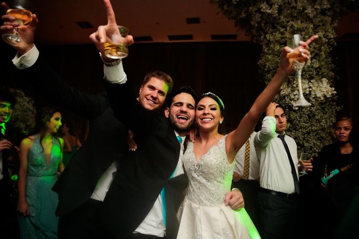Com meu primo amado, já pro final da festa!!