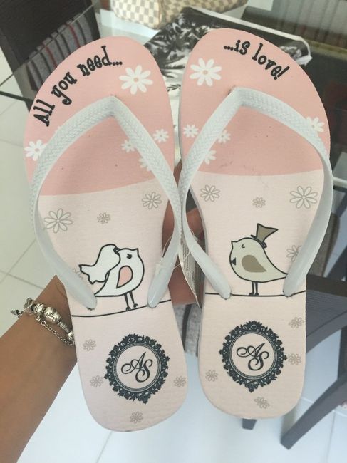 Minha sandália personalizada - indispensável!!! Fiz pelo site pedenoiva.com.br