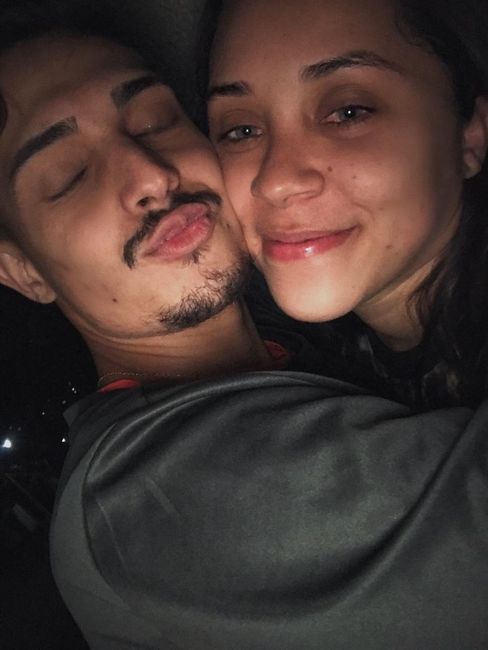Qual a primeira foto de casal que postou nas redes sociais? 5