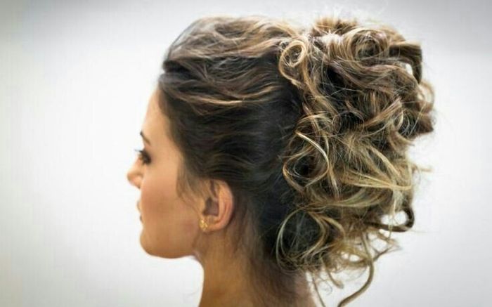 Qual será o tipo do penteado? 7