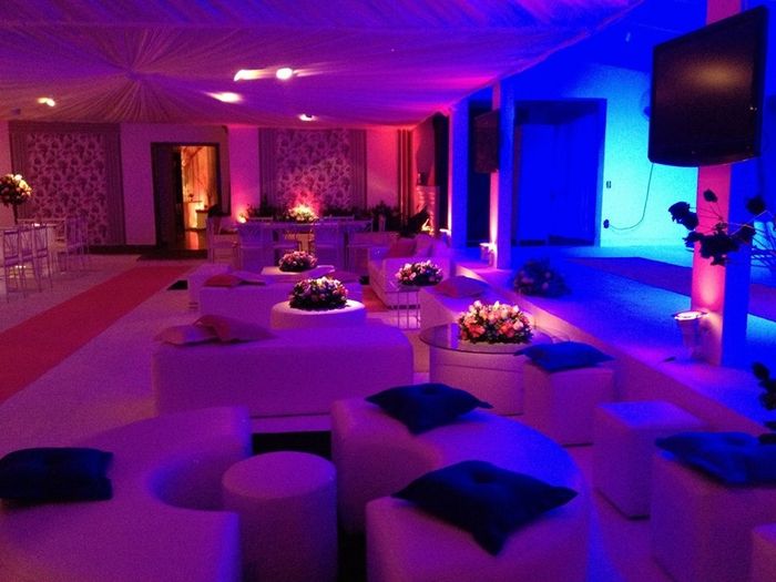 LOUNGE 01
