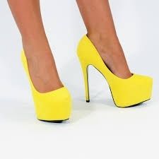 lindos sapatos amarelo