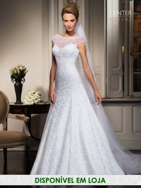 VESTIDO COM MANGAS
