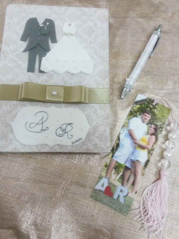 Caderno + Caneta + Marca Página