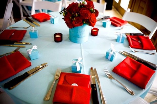 Mesa decoração vermelho e azul