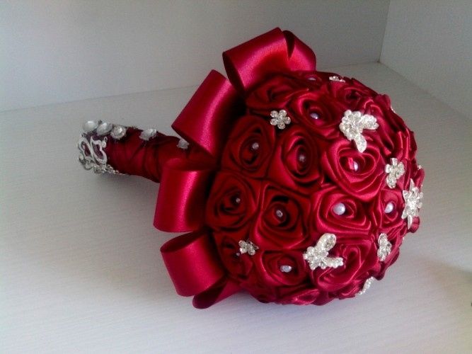 Buquê Vermelho com pérolas 05