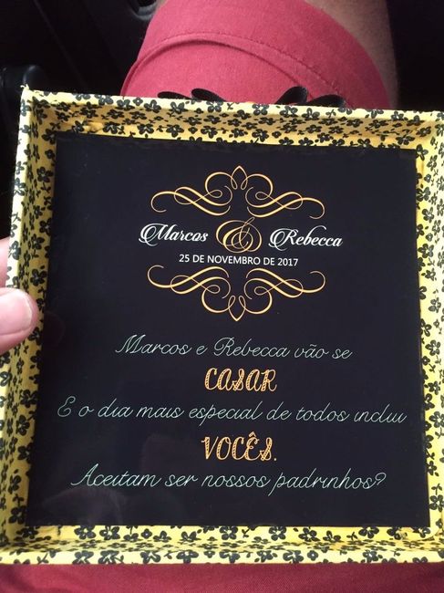 No interior da caixa colei essa arte
