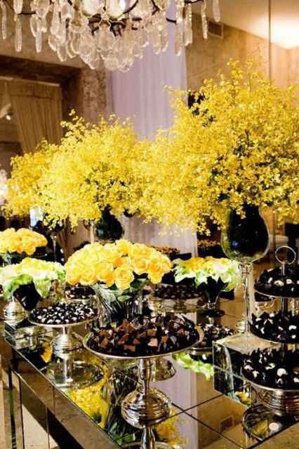 amarelo