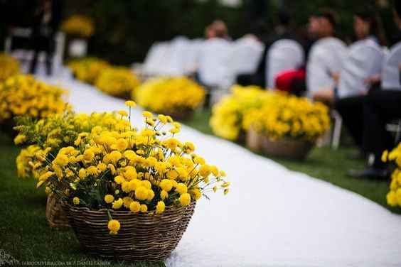 amarelo