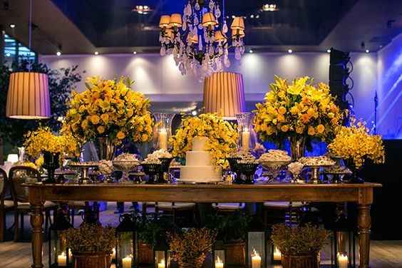 amarelo