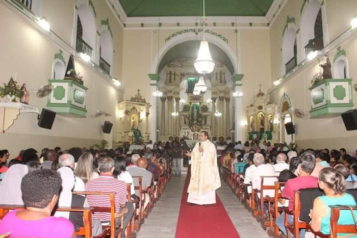 Vamos mostrar o local da cerimônia religiosa, 3