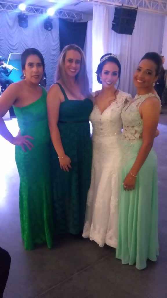 Vestido sereia com coroa combina? - 2