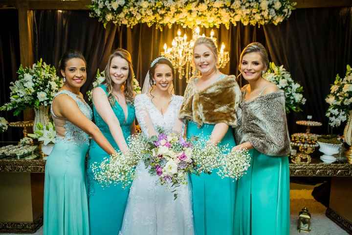 Damas de honra (estavam de vestido verde claro, mas nas fotos aparece azul)