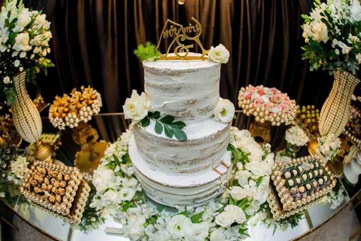 Bolo semi naked cake