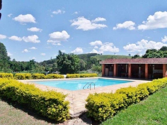 PISCINA PROXIMA A CERIMONIA 