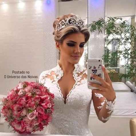 Penteado e parte de cima do vestido