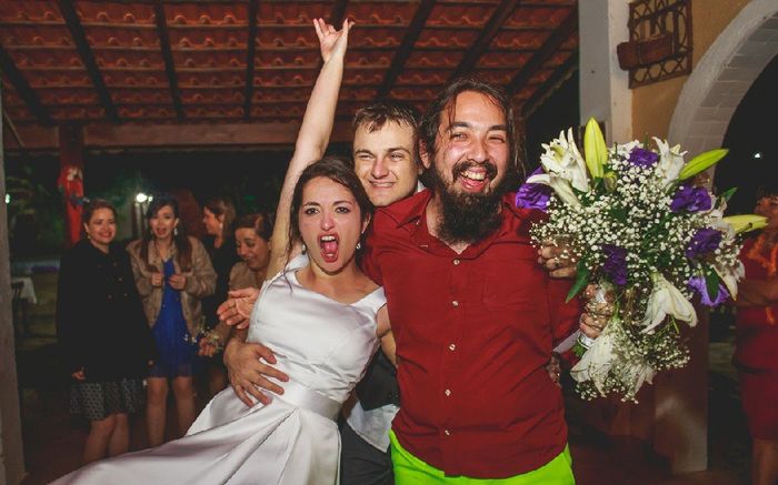  Jogando o buquê - casamento punk-vintage-moderno - 3