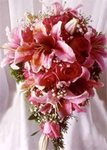 buque rosas e lirios 