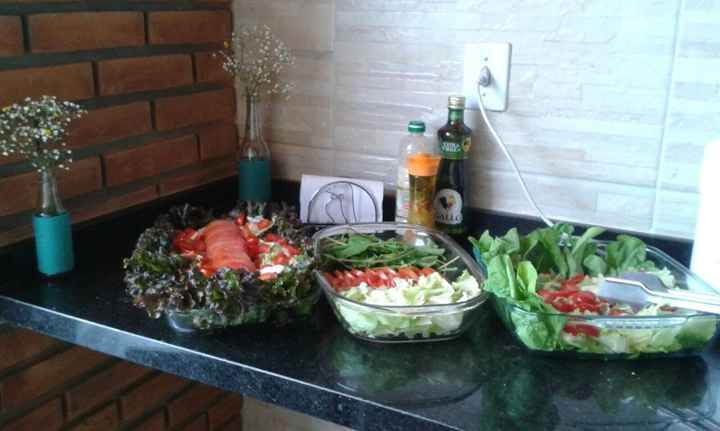 Nossa mesa de saladas